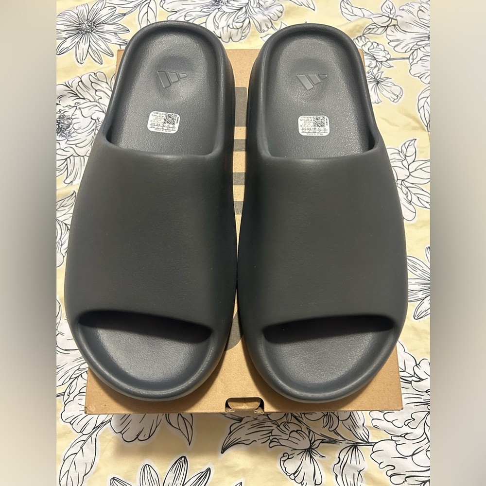 Yeezy Adidas Slides Onyx Size 13